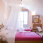 Pansion Filoxenia & Aparthotel Tsoukaladhes