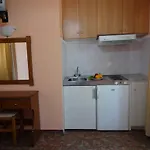 Pansion Filoxenia & Aparthotel Tsoukaladhes