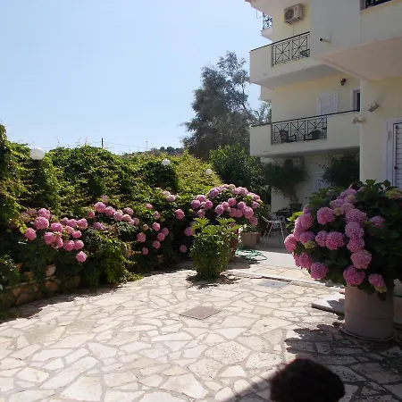 Pansion Filoxenia & Aparthotel 4*