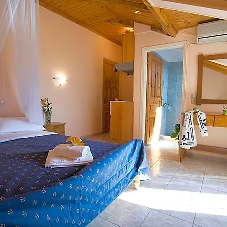 Pansion Filoxenia & Aparthotel Tsoukaladhes