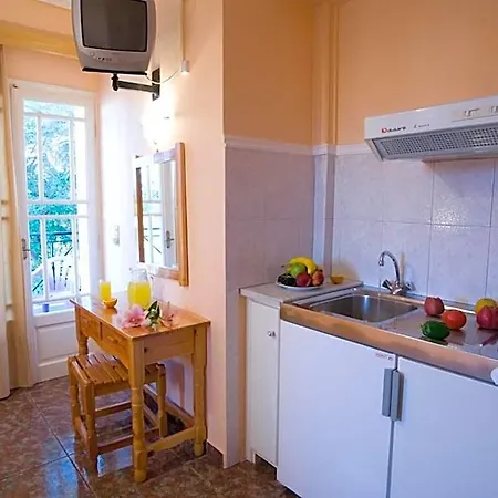 Aparthotel Pansion Filoxenia & Tsoukaladhes