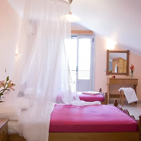 Pansion Filoxenia & Aparthotel Tsoukaládhes