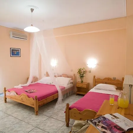 Pansion Filoxenia & 4* Tsoukaládhes