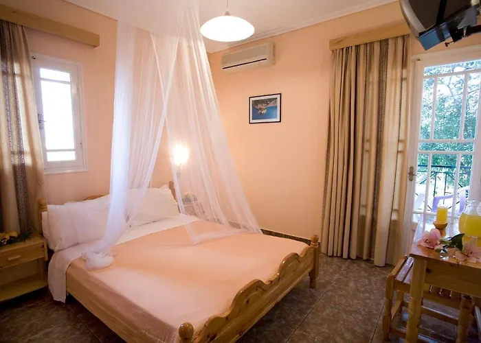 Pansion Filoxenia & Aparthotel 4*