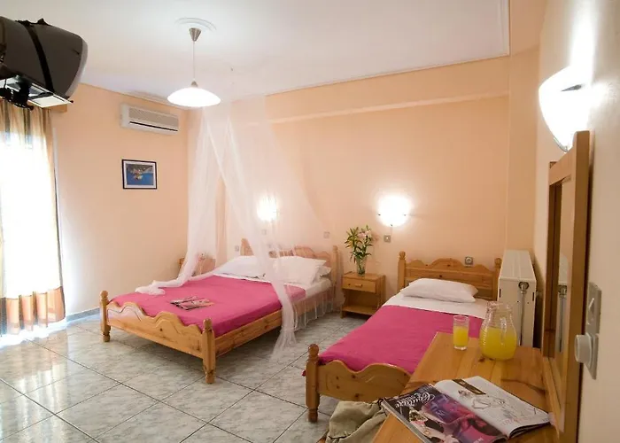 Pansion Filoxenia & 4* Tsoukaladhes